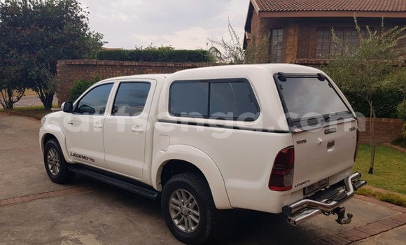 Nunua Ilio tumika Toyota Hilux White Gari ndani ya Ezulwini nchini Hhohho Nunua Ilio tumika Toyota Hilux White Gari ndani ya Ezulwini nchini Hhohho