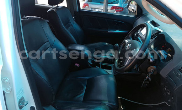 Nunua Ilio tumika Toyota Hilux White Gari ndani ya Ezulwini nchini Hhohho Nunua Ilio tumika Toyota Hilux White Gari ndani ya Ezulwini nchini Hhohho