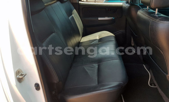 Nunua Ilio tumika Toyota Hilux White Gari ndani ya Ezulwini nchini Hhohho Nunua Ilio tumika Toyota Hilux White Gari ndani ya Ezulwini nchini Hhohho