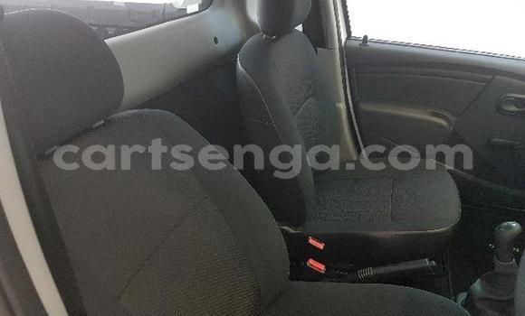 Nunua Ilio tumika Nissan NV200 White Gari ndani ya Bulembu nchini Hhohho Nunua Ilio tumika Nissan NV200 White Gari ndani ya Bulembu nchini Hhohho