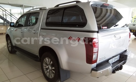 Acheter Occasion Voiture Isuzu KB Gris à Ezulwini, Hhohho Acheter Occasion Voiture Isuzu KB Gris à Ezulwini, Hhohho