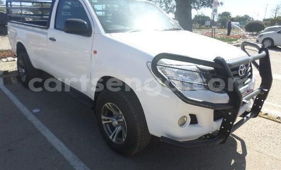 Acheter Occasion Voiture Toyota Hilux Blanc à Hlatikulu, Shiselweni District Acheter Occasion Voiture Toyota Hilux Blanc à Hlatikulu, Shiselweni District
