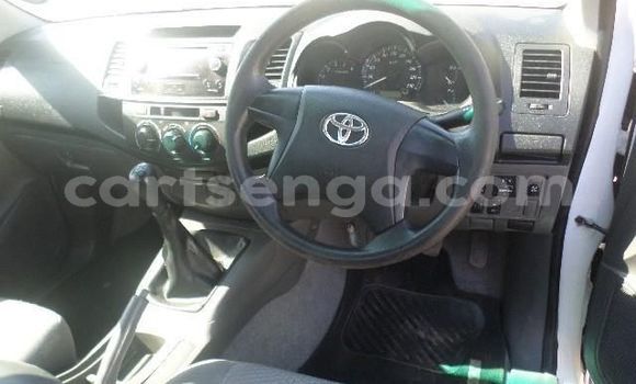 Acheter Occasion Voiture Toyota Hilux Blanc à Hlatikulu, Shiselweni District Acheter Occasion Voiture Toyota Hilux Blanc à Hlatikulu, Shiselweni District