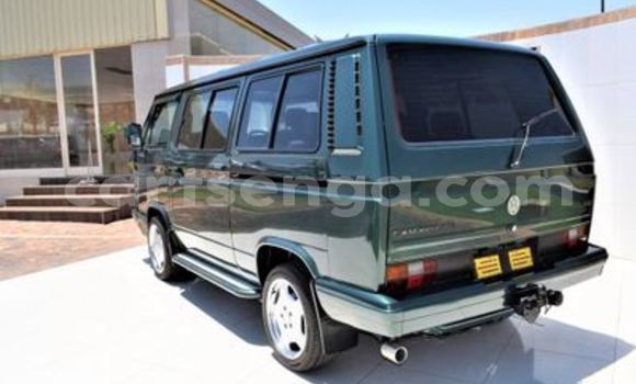 Acheter Occasion Voiture Volkswagen Caravelle Gris à Bulembu, Hhohho Acheter Occasion Voiture Volkswagen Caravelle Gris à Bulembu, Hhohho