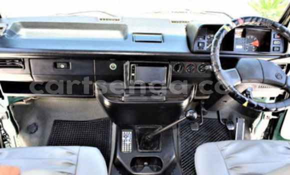 Acheter Occasion Voiture Volkswagen Caravelle Gris à Bulembu, Hhohho Acheter Occasion Voiture Volkswagen Caravelle Gris à Bulembu, Hhohho