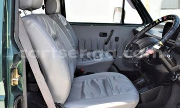 Acheter Occasion Voiture Volkswagen Caravelle Gris à Bulembu, Hhohho Acheter Occasion Voiture Volkswagen Caravelle Gris à Bulembu, Hhohho