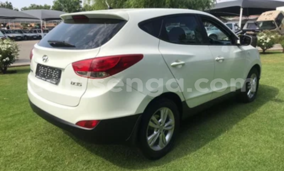 Acheter Occasion Voiture Hyundai ix35 Blanc à Ezulwini, Hhohho Acheter Occasion Voiture Hyundai ix35 Blanc à Ezulwini, Hhohho