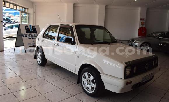 Buy Used Volkswagen Golf White Car in Ezulwini in Hhohho Buy Used Volkswagen Golf White Car in Ezulwini in Hhohho