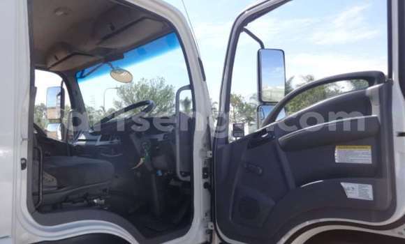 Acheter Occasion Voiture Isuzu KB Blanc à Ezulwini, Hhohho Acheter Occasion Voiture Isuzu KB Blanc à Ezulwini, Hhohho