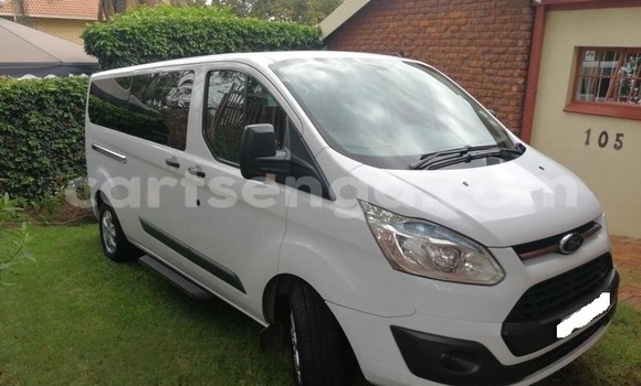 Acheter Occasion Voiture Ford Tourneo Custom Blanc à Ezulwini, Hhohho Acheter Occasion Voiture Ford Tourneo Custom Blanc à Ezulwini, Hhohho