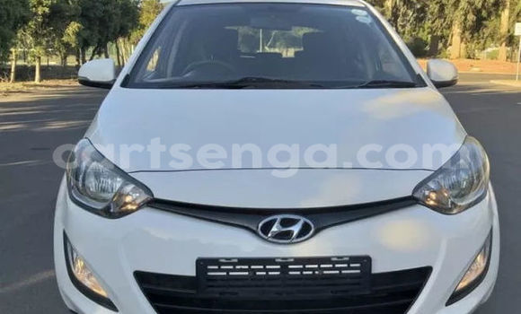 Nunua Ilio tumika Hyundai i20 White Gari ndani ya Ezulwini nchini Hhohho Nunua Ilio tumika Hyundai i20 White Gari ndani ya Ezulwini nchini Hhohho