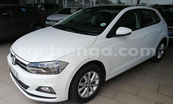 Acheter Occasion Voiture Volkswagen Polo Blanc à Hlatikulu, Shiselweni District Acheter Occasion Voiture Volkswagen Polo Blanc à Hlatikulu, Shiselweni District