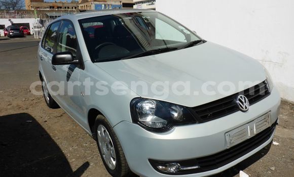Acheter Occasion Voiture Volkswagen Polo Gris à Hlatikulu, Shiselweni District Acheter Occasion Voiture Volkswagen Polo Gris à Hlatikulu, Shiselweni District