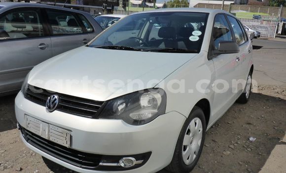 Acheter Occasion Voiture Volkswagen Polo Gris à Hlatikulu, Shiselweni District Acheter Occasion Voiture Volkswagen Polo Gris à Hlatikulu, Shiselweni District