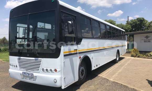 Nunua Ilio tumika Scania R420 White Lori ndani ya Mbabane nchini Manzini Nunua Ilio tumika Scania R420 White Lori ndani ya Mbabane nchini Manzini