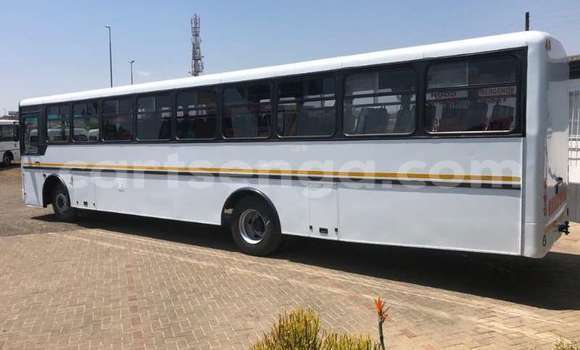 Nunua Ilio tumika Scania R420 White Lori ndani ya Mbabane nchini Manzini Nunua Ilio tumika Scania R420 White Lori ndani ya Mbabane nchini Manzini