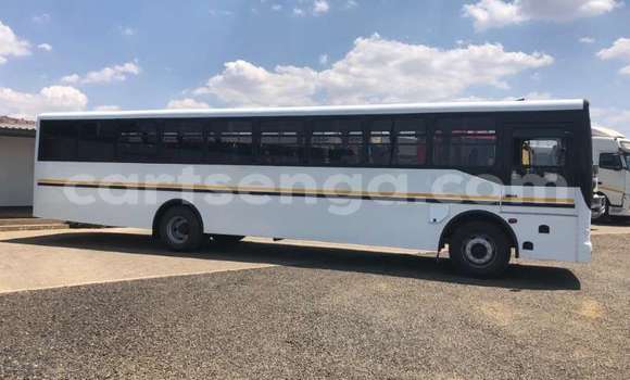 Nunua Ilio tumika Scania R420 White Lori ndani ya Mbabane nchini Manzini Nunua Ilio tumika Scania R420 White Lori ndani ya Mbabane nchini Manzini