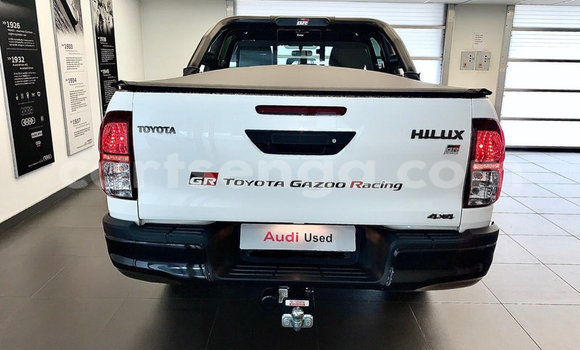 Nunua Ilio tumika Toyota Hilux White Gari ndani ya Bulembu nchini Hhohho Nunua Ilio tumika Toyota Hilux White Gari ndani ya Bulembu nchini Hhohho