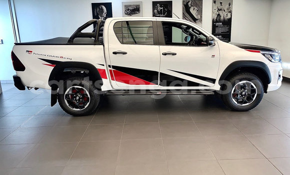 Nunua Ilio tumika Toyota Hilux White Gari ndani ya Bulembu nchini Hhohho Nunua Ilio tumika Toyota Hilux White Gari ndani ya Bulembu nchini Hhohho