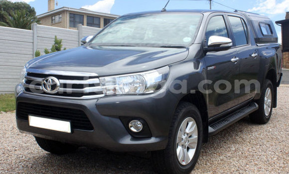 Nunua Ilio tumika Toyota Hilux Beige Gari ndani ya Hlatikulu nchini Wilaya ya Shiselweni Nunua Ilio tumika Toyota Hilux Beige Gari ndani ya Hlatikulu nchini Wilaya ya Shiselweni