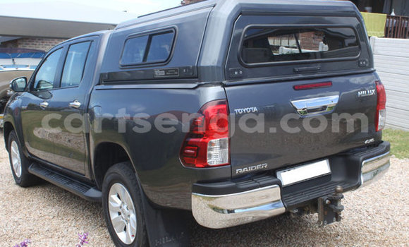 Nunua Ilio tumika Toyota Hilux Beige Gari ndani ya Hlatikulu nchini Wilaya ya Shiselweni Nunua Ilio tumika Toyota Hilux Beige Gari ndani ya Hlatikulu nchini Wilaya ya Shiselweni