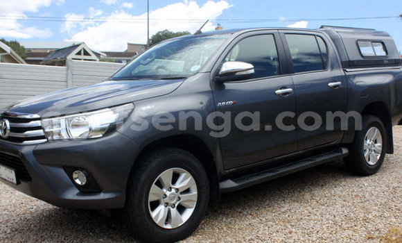 Nunua Ilio tumika Toyota Hilux Beige Gari ndani ya Hlatikulu nchini Wilaya ya Shiselweni Nunua Ilio tumika Toyota Hilux Beige Gari ndani ya Hlatikulu nchini Wilaya ya Shiselweni