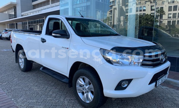 Nunua Ilio tumika Toyota Hilux White Gari ndani ya Bulembu nchini Hhohho Nunua Ilio tumika Toyota Hilux White Gari ndani ya Bulembu nchini Hhohho