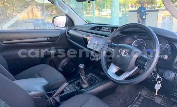 Nunua Ilio tumika Toyota Hilux White Gari ndani ya Bulembu nchini Hhohho Nunua Ilio tumika Toyota Hilux White Gari ndani ya Bulembu nchini Hhohho