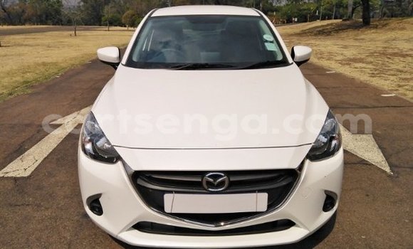 Nunua Ilio tumika Mazda 2 White Gari ndani ya Ezulwini nchini Hhohho Nunua Ilio tumika Mazda 2 White Gari ndani ya Ezulwini nchini Hhohho