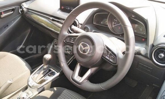 Nunua Ilio tumika Mazda 2 White Gari ndani ya Ezulwini nchini Hhohho Nunua Ilio tumika Mazda 2 White Gari ndani ya Ezulwini nchini Hhohho