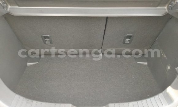 Nunua Ilio tumika Mazda 2 White Gari ndani ya Ezulwini nchini Hhohho Nunua Ilio tumika Mazda 2 White Gari ndani ya Ezulwini nchini Hhohho