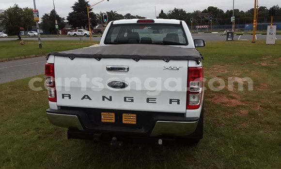 Buy Used Ford Ranger White Car in Hlatikulu in Shiselweni District Buy Used Ford Ranger White Car in Hlatikulu in Shiselweni District