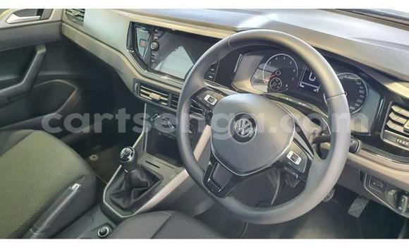 Nunua Ilio tumika Volkswagen Polo Silver Gari ndani ya Manzini nchini Manzini Nunua Ilio tumika Volkswagen Polo Silver Gari ndani ya Manzini nchini Manzini