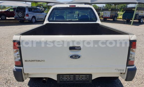 Acheter Occasion Voiture Ford B-MAX Blanc à Ezulwini, Hhohho Acheter Occasion Voiture Ford B-MAX Blanc à Ezulwini, Hhohho