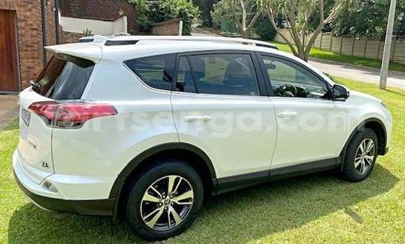 Acheter Occasion Voiture Toyota RAV4 Blanc à Ezulwini, Hhohho Acheter Occasion Voiture Toyota RAV4 Blanc à Ezulwini, Hhohho