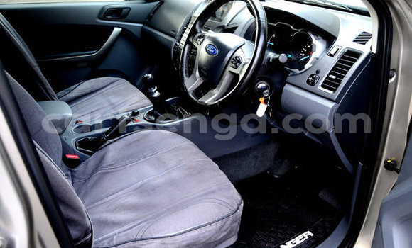 Nunua Ilio tumika Ford Ranger Silver Gari ndani ya Bhunya nchini Manzini Nunua Ilio tumika Ford Ranger Silver Gari ndani ya Bhunya nchini Manzini
