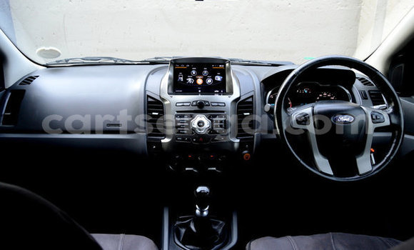 Nunua Ilio tumika Ford Ranger Silver Gari ndani ya Bhunya nchini Manzini Nunua Ilio tumika Ford Ranger Silver Gari ndani ya Bhunya nchini Manzini