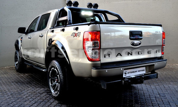 Nunua Ilio tumika Ford Ranger Silver Gari ndani ya Bhunya nchini Manzini Nunua Ilio tumika Ford Ranger Silver Gari ndani ya Bhunya nchini Manzini