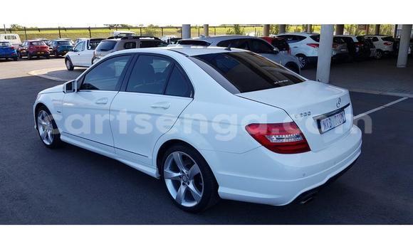 Acheter Occasion Voiture Mercedes‒Benz C–Class Blanc à Mbabane, Manzini Acheter Occasion Voiture Mercedes‒Benz C–Class Blanc à Mbabane, Manzini