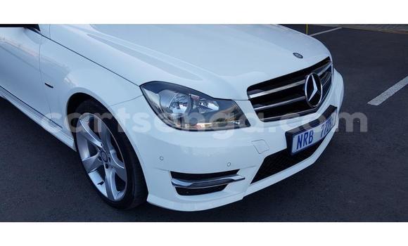 Acheter Occasion Voiture Mercedes‒Benz C–Class Blanc à Mbabane, Manzini Acheter Occasion Voiture Mercedes‒Benz C–Class Blanc à Mbabane, Manzini