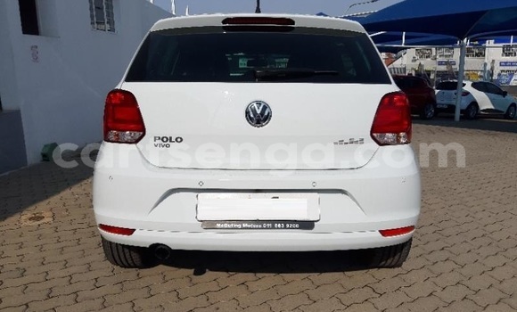 Acheter Occasion Voiture Volkswagen Polo Blanc à Bulembu, Hhohho Acheter Occasion Voiture Volkswagen Polo Blanc à Bulembu, Hhohho