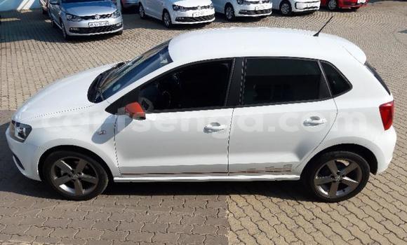 Acheter Occasion Voiture Volkswagen Polo Blanc à Bulembu, Hhohho Acheter Occasion Voiture Volkswagen Polo Blanc à Bulembu, Hhohho