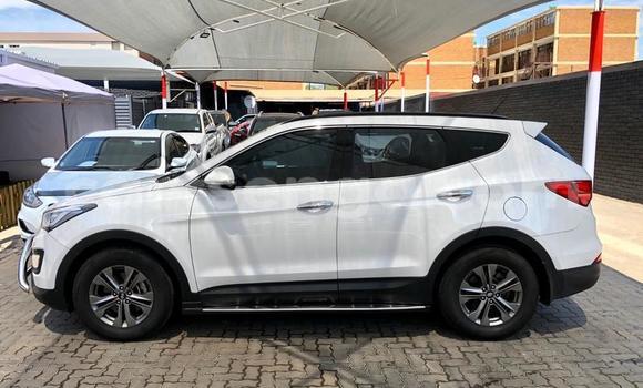 Acheter Occasion Voiture Hyundai Santa Fe Blanc à Hlatikulu, Shiselweni District Acheter Occasion Voiture Hyundai Santa Fe Blanc à Hlatikulu, Shiselweni District