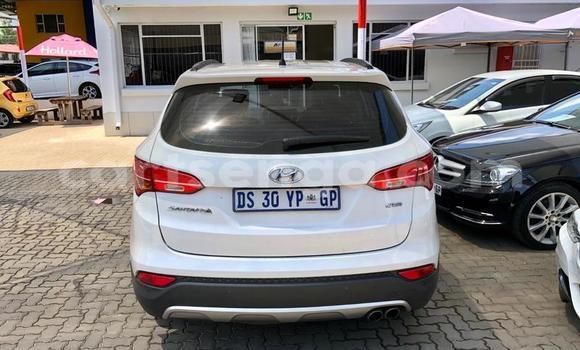 Acheter Occasion Voiture Hyundai Santa Fe Blanc à Hlatikulu, Shiselweni District Acheter Occasion Voiture Hyundai Santa Fe Blanc à Hlatikulu, Shiselweni District