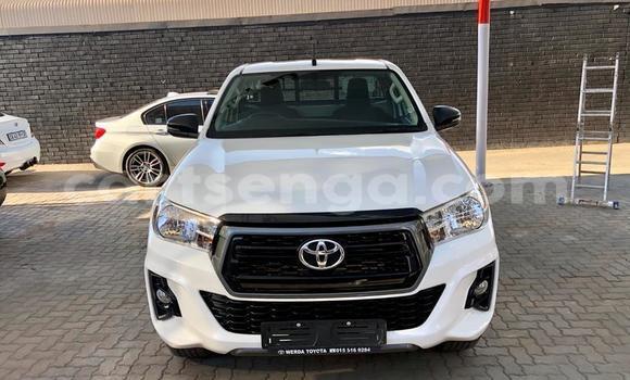 Nunua Ilio tumika Toyota Hilux White Gari ndani ya Manzini nchini Manzini Nunua Ilio tumika Toyota Hilux White Gari ndani ya Manzini nchini Manzini
