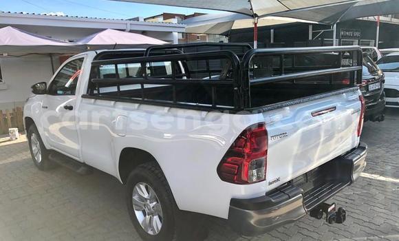Nunua Ilio tumika Toyota Hilux White Gari ndani ya Manzini nchini Manzini Nunua Ilio tumika Toyota Hilux White Gari ndani ya Manzini nchini Manzini
