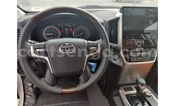 Buy Import Toyota Land Cruiser White Car in Import - Dubai in Hhohho Buy Import Toyota Land Cruiser White Car in Import - Dubai in Hhohho