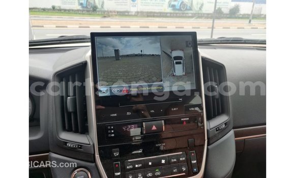 Buy Import Toyota Land Cruiser White Car in Import - Dubai in Hhohho Buy Import Toyota Land Cruiser White Car in Import - Dubai in Hhohho