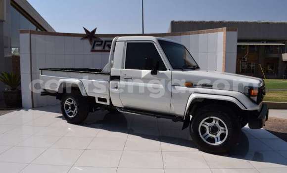 Acheter Occasion Voiture Toyota Land Cruiser Blanc à Big Bend, Lubombo Acheter Occasion Voiture Toyota Land Cruiser Blanc à Big Bend, Lubombo