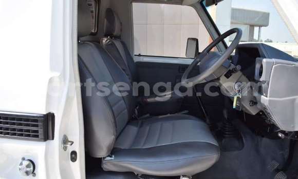 Acheter Occasion Voiture Toyota Land Cruiser Blanc à Big Bend, Lubombo Acheter Occasion Voiture Toyota Land Cruiser Blanc à Big Bend, Lubombo